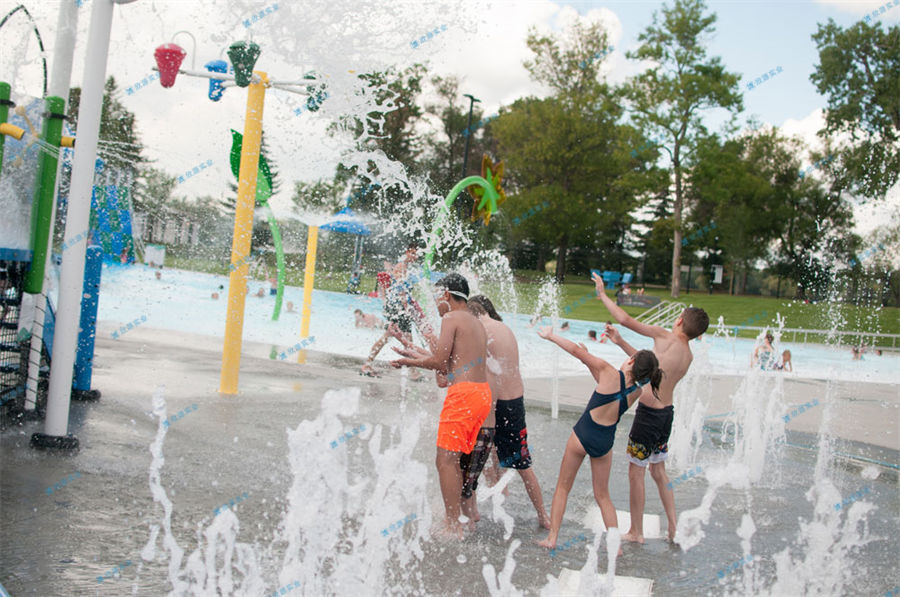水上樂園項(xiàng)目游玩時(shí)的注意事項(xiàng)-7664