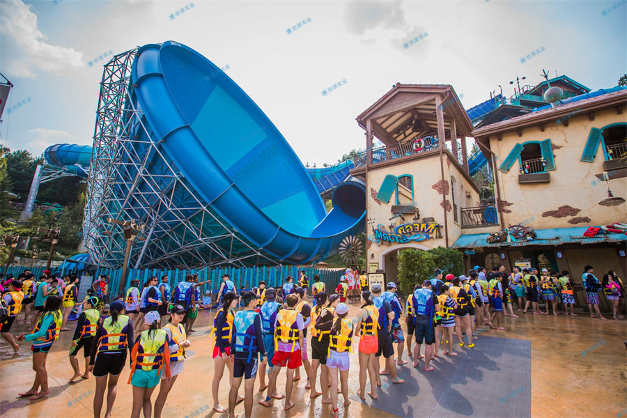 移動(dòng)水上樂(lè)園,對(duì)于水上樂(lè)園設(shè)計(jì)這三個(gè)關(guān)鍵點(diǎn)需要投資者務(wù)必注意-7939