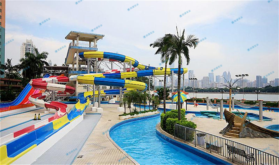 人工造浪設(shè)備對(duì)于一個(gè)水上樂園而言是非常重要的