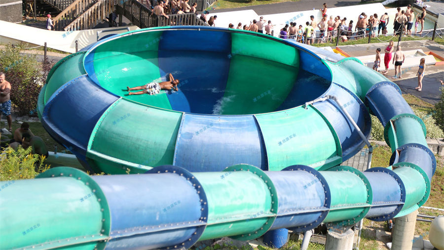 水上游樂場設(shè)備的劣勢觀察-7552