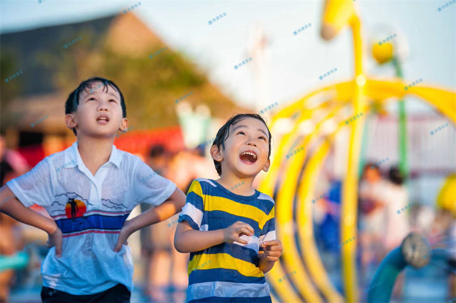 如何選擇水上游樂設施廠家-7323